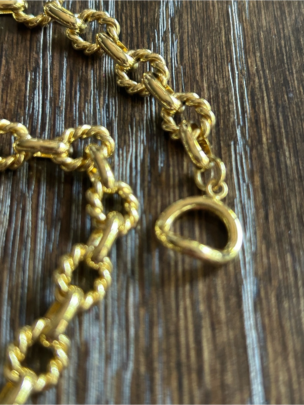 Shiny Gold Tone Necklace 16” with easy T-Bar Toggle close - Picture 2 of 4
